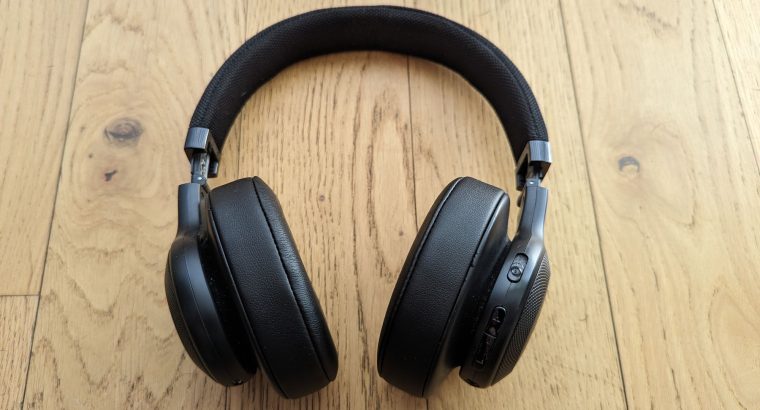 Kvalitetne crne JBL E55BT Bluetooth slušalice