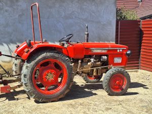 Prodajem traktor Zetor 2511